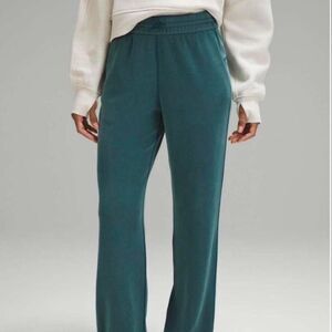 Lululemon Women's Green Joggers-tracksuits